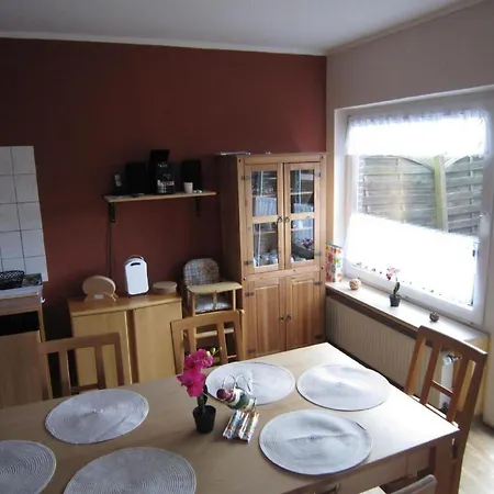 度假居 In Mit Garten- Terrasse Und Grill By Interhome *